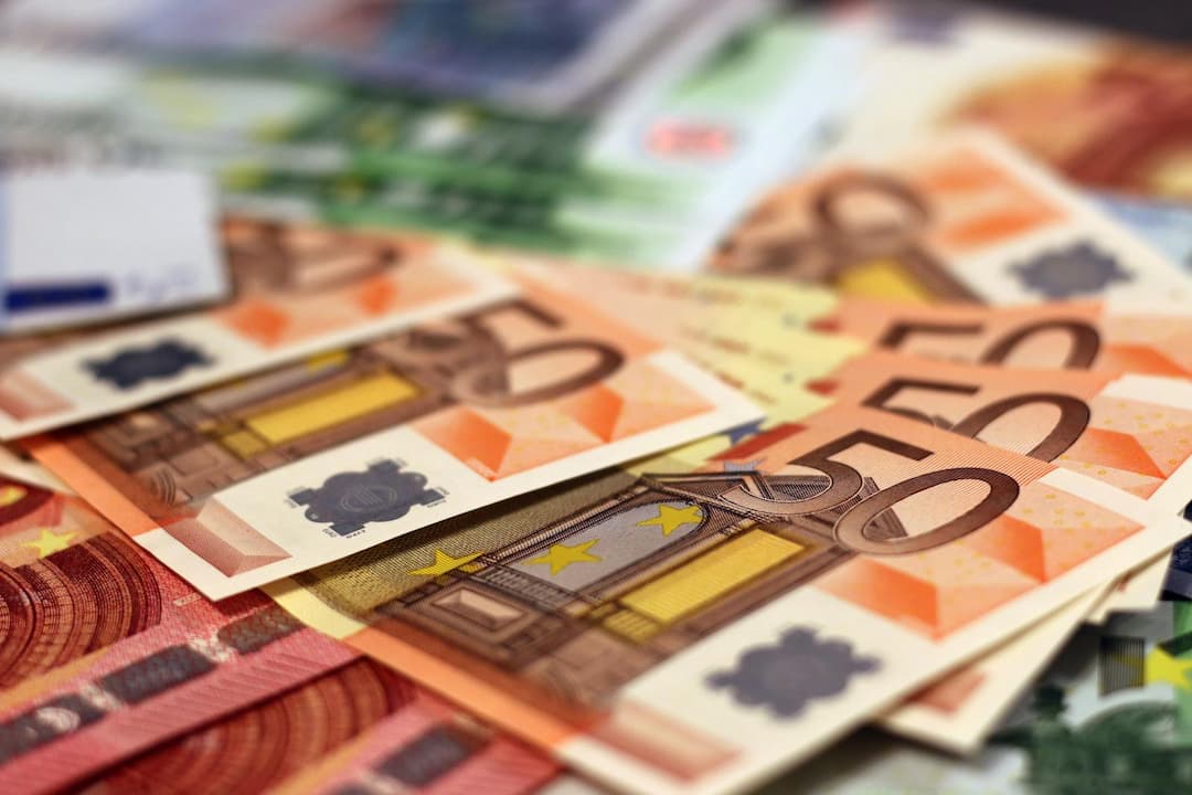 Global currencies concept
